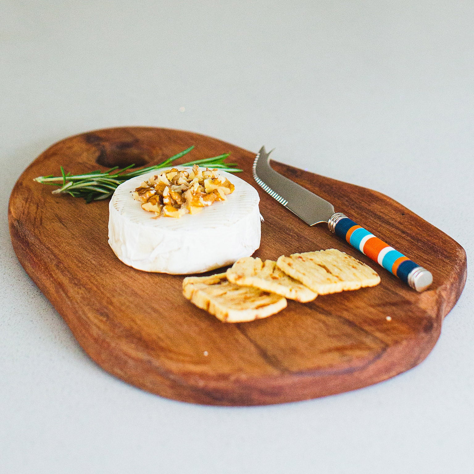 Box 1: Naledi Star Box (Board & Knife with Cheese & Crackers)