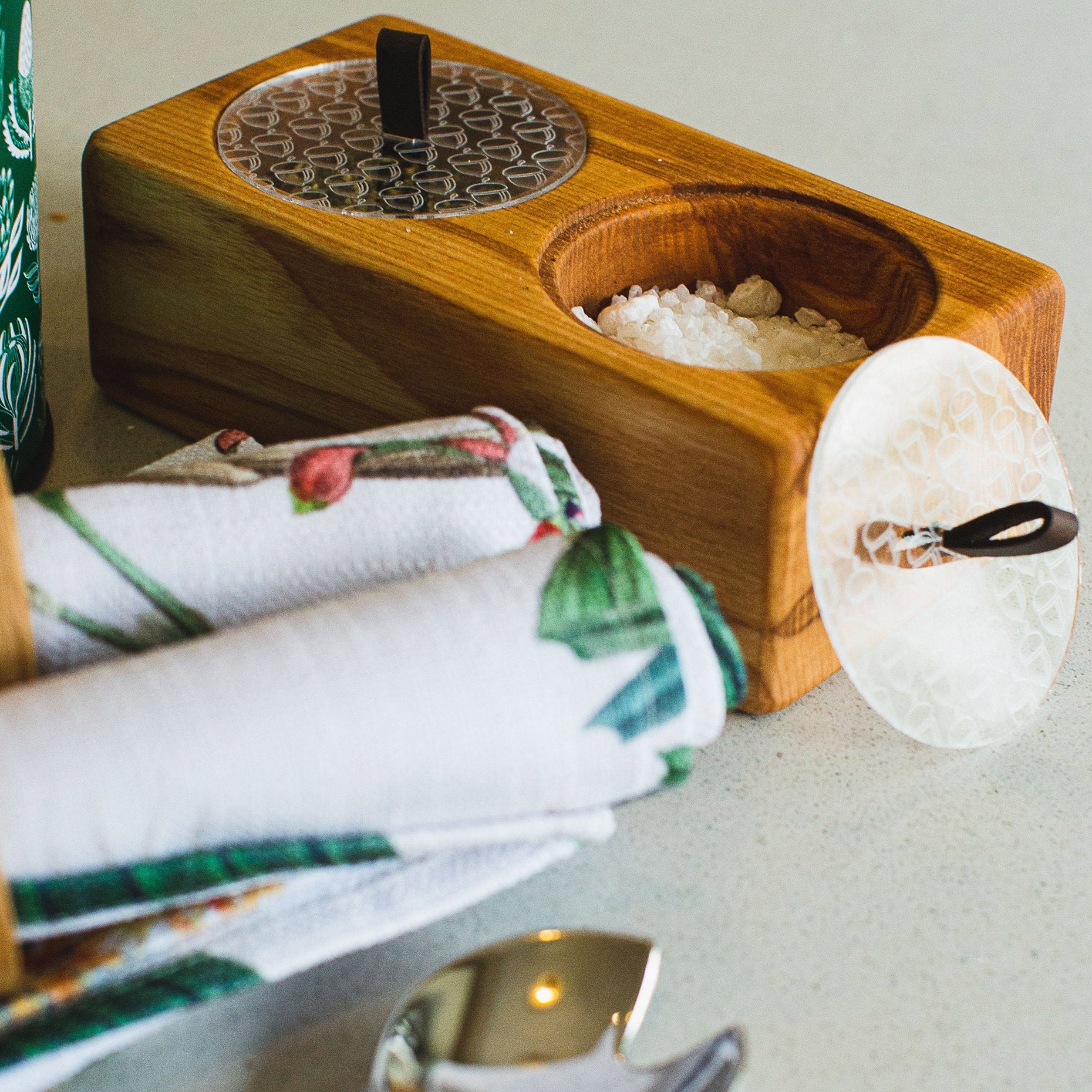 Hayani Home Box (Cara Saven Staying Young Napkins, Pieter de Jager Pinch Pots)