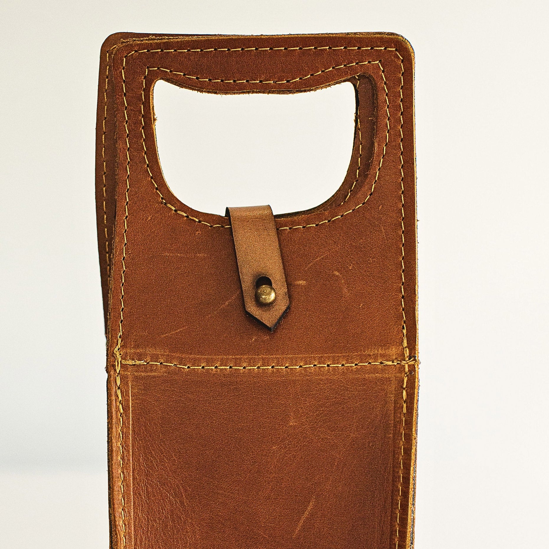 Umekela Essentials Box (Pieter de Jager Leather Single Wine Carrier Top Closure)
